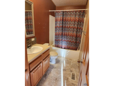 2005 Highland manufactured home ready for its next location! *TO on  in South Dakota - for sale on GolfHomes.com, golf home, golf lot