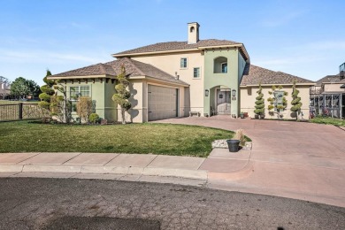 Welcome to your private oasis in a highly sought-after country on La Paloma Golf Club in Texas - for sale on GolfHomes.com, golf home, golf lot