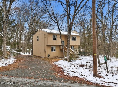 Welcome to 800 Wren Court, a charming cul-de-sac home in the on Lords Valley Country Club, Inc in Pennsylvania - for sale on GolfHomes.com, golf home, golf lot