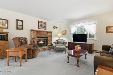 Welcome to 800 Wren Court, a charming cul-de-sac home in the on Lords Valley Country Club, Inc in Pennsylvania - for sale on GolfHomes.com, golf home, golf lot