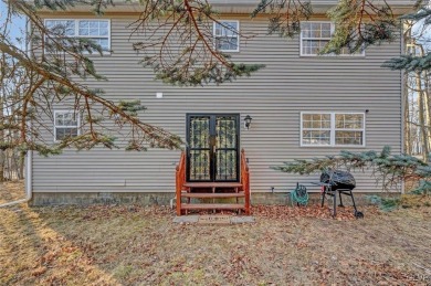 Pocono Investment Opportunity! Well Maintained Sun-Lit Home on Pocono Farms Country Club in Pennsylvania - for sale on GolfHomes.com, golf home, golf lot