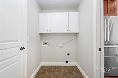 Awesome Floor Plan with all bedrooms on main level!  Wonderful on Ridgecrest Golf Course in Idaho - for sale on GolfHomes.com, golf home, golf lot
