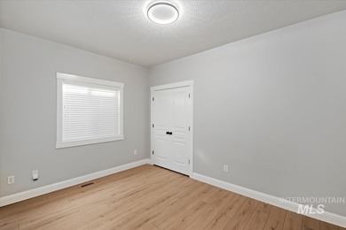 Awesome Floor Plan with all bedrooms on main level!  Wonderful on Ridgecrest Golf Course in Idaho - for sale on GolfHomes.com, golf home, golf lot