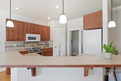 Awesome Floor Plan with all bedrooms on main level!  Wonderful on Ridgecrest Golf Course in Idaho - for sale on GolfHomes.com, golf home, golf lot