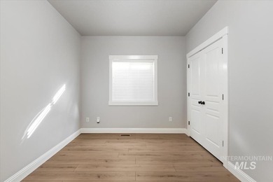 Awesome Floor Plan with all bedrooms on main level!  Wonderful on Ridgecrest Golf Course in Idaho - for sale on GolfHomes.com, golf home, golf lot