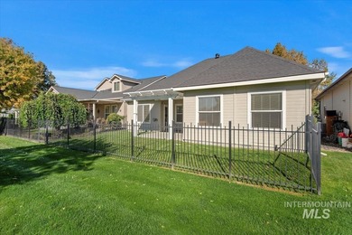 Awesome Floor Plan with all bedrooms on main level!  Wonderful on Ridgecrest Golf Course in Idaho - for sale on GolfHomes.com, golf home, golf lot