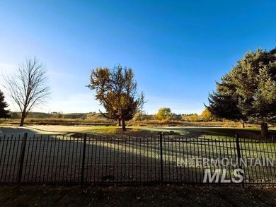 Awesome Floor Plan with all bedrooms on main level on the Golf on Ridgecrest Golf Course in Idaho - for sale on GolfHomes.com, golf home, golf lot