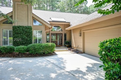 8th fairway vistas Oyster Reef Golf Course. 1-story home w/ on Dolphin Head Golf Club in South Carolina - for sale on GolfHomes.com, golf home, golf lot