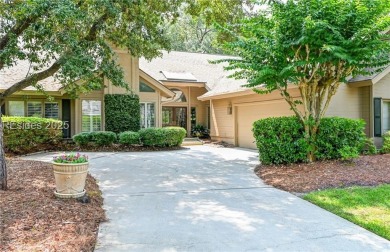 8th fairway vistas Oyster Reef Golf Course. 1-story home w/ on Dolphin Head Golf Club in South Carolina - for sale on GolfHomes.com, golf home, golf lot