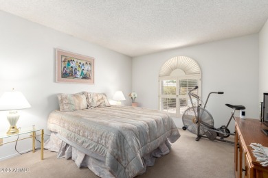 Move right in! Enjoy a great open floor plan with vaulted on Cottonwood Country Club in Arizona - for sale on GolfHomes.com, golf home, golf lot