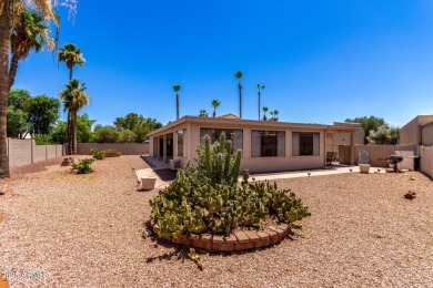 Move right in! Enjoy a great open floor plan with vaulted on Cottonwood Country Club in Arizona - for sale on GolfHomes.com, golf home, golf lot