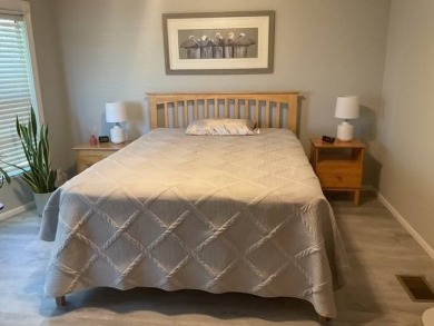 This meticulously maintained 2-bedroom, 2-bathroom home is being on Vista Plantation Golf Club in Florida - for sale on GolfHomes.com, golf home, golf lot