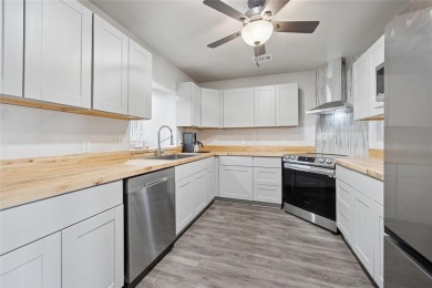 AMAZING TURNKEY LAKEHOUSE! Perfect for full time residence on Twisted Oaks Golf Club in Texas - for sale on GolfHomes.com, golf home, golf lot