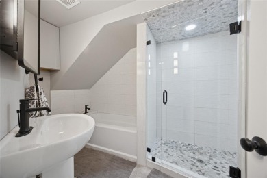 AMAZING TURNKEY LAKEHOUSE! Perfect for full time residence on Twisted Oaks Golf Club in Texas - for sale on GolfHomes.com, golf home, golf lot