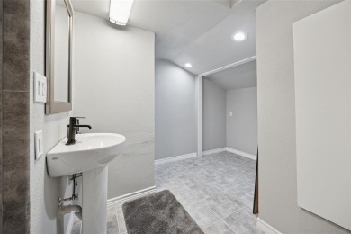 AMAZING TURNKEY LAKEHOUSE! Perfect for full time residence on Twisted Oaks Golf Club in Texas - for sale on GolfHomes.com, golf home, golf lot