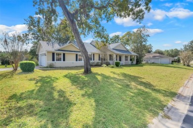 MAJOR PRICE IMPROVEMENT! **MOTIVATED SELLER**

This stunning on Lake Diamond Golf and Country Club in Florida - for sale on GolfHomes.com, golf home, golf lot