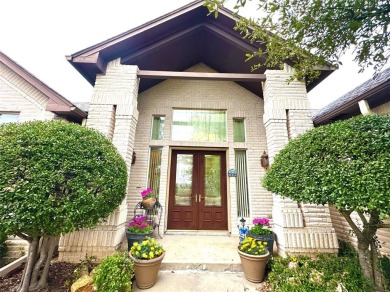 Discover your dream cabin retreat at 10015 Crestridge Drive in on White Bluff Resort - Old Course in Texas - for sale on GolfHomes.com, golf home, golf lot