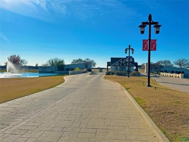 Discover your dream cabin retreat at 10015 Crestridge Drive in on White Bluff Resort - Old Course in Texas - for sale on GolfHomes.com, golf home, golf lot