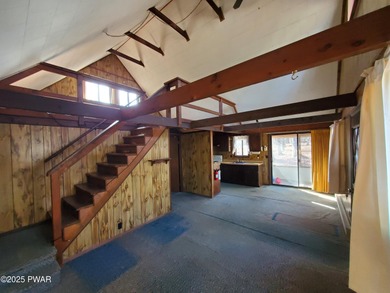 CUTE & COZY FAWN LAKE CHALET!  Features an open floor plan w/ on Forest Lake Club in Pennsylvania - for sale on GolfHomes.com, golf home, golf lot