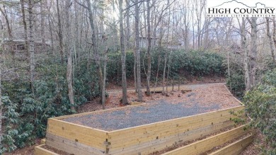 Enjoy all the amenities and beauty of Linville Land Harbor from on Land Harbor Golf Course in North Carolina - for sale on GolfHomes.com, golf home, golf lot