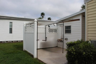 Charming & Renovated 2-Bedroom, 2-Bath Double-Wide in Vibrant on Vista Plantation Golf Club in Florida - for sale on GolfHomes.com, golf home, golf lot