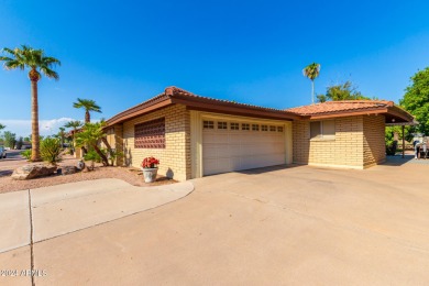 Charming 3 bed, 3 bath 2500sq/ft home located on a 1/4 acre golf on Arizona Golf Resort and Conference Center in Arizona - for sale on GolfHomes.com, golf home, golf lot