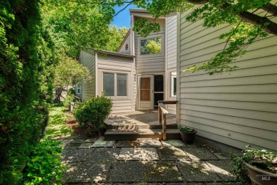This WATERFRONT LAKE townhouse is a rare in find located within on Plantation Country Club in Idaho - for sale on GolfHomes.com, golf home, golf lot
