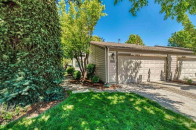 This WATERFRONT LAKE townhouse is a rare in find located within on Plantation Country Club in Idaho - for sale on GolfHomes.com, golf home, golf lot