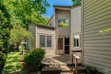 This WATERFRONT LAKE townhouse is a rare in find located within on Plantation Country Club in Idaho - for sale on GolfHomes.com, golf home, golf lot