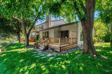 This WATERFRONT LAKE townhouse is a rare in find located within on Plantation Country Club in Idaho - for sale on GolfHomes.com, golf home, golf lot