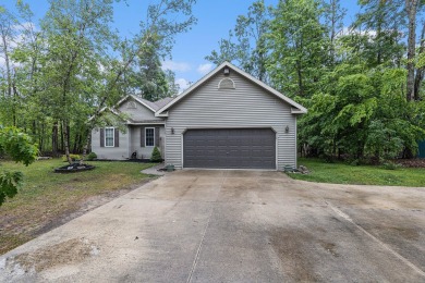 Clean, move-in ready 3 bed, 2 bath ranch in Michaywe with a on Michaywe Pines Course in Michigan - for sale on GolfHomes.com, golf home, golf lot