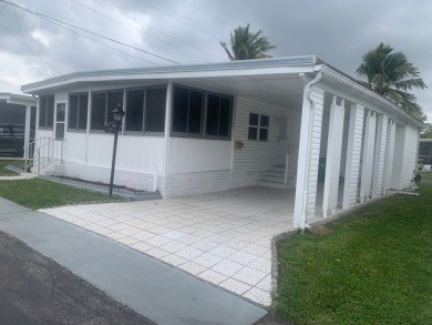 This beautiful Manufactured Home in Hollywood, FL boasts 2 on Orangebrook Golf and Country Club in Florida - for sale on GolfHomes.com, golf home, golf lot
