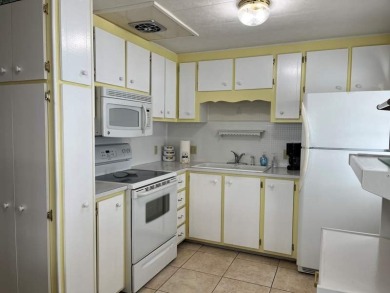 This beautiful Manufactured Home in Hollywood, FL boasts 2 on Orangebrook Golf and Country Club in Florida - for sale on GolfHomes.com, golf home, golf lot