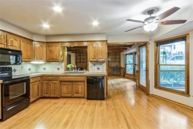 Welcome to resort-style living in the beautiful and highly on Lakewood Oaks Golf Club, Ltd. in Missouri - for sale on GolfHomes.com, golf home, golf lot