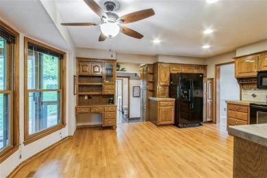 Welcome to resort-style living in the beautiful and highly on Lakewood Oaks Golf Club, Ltd. in Missouri - for sale on GolfHomes.com, golf home, golf lot