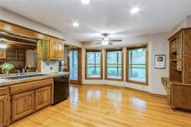 Welcome to resort-style living in the beautiful and highly on Lakewood Oaks Golf Club, Ltd. in Missouri - for sale on GolfHomes.com, golf home, golf lot