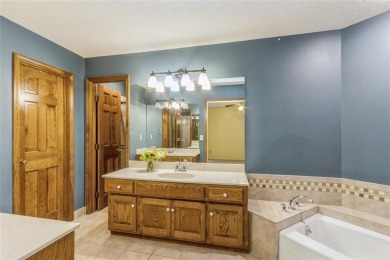Welcome to resort-style living in the beautiful and highly on Lakewood Oaks Golf Club, Ltd. in Missouri - for sale on GolfHomes.com, golf home, golf lot