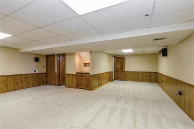 Welcome to resort-style living in the beautiful and highly on Lakewood Oaks Golf Club, Ltd. in Missouri - for sale on GolfHomes.com, golf home, golf lot