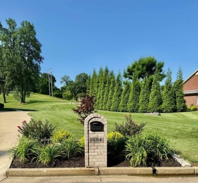 Live Where Luxury Meets Lifestyle! This stunning 5BR/3BA custom on The Summit Country Club in Kentucky - for sale on GolfHomes.com, golf home, golf lot