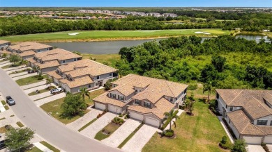 Welcome to this beautifully appointed 3 bedroom, 2 bathroom on Lakewood National Golf Club in Florida - for sale on GolfHomes.com, golf home, golf lot