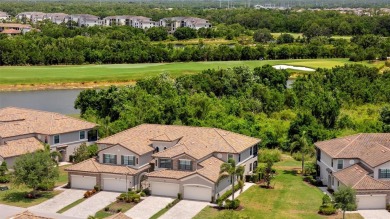 Welcome to this beautifully appointed 3 bedroom, 2 bathroom on Lakewood National Golf Club in Florida - for sale on GolfHomes.com, golf home, golf lot
