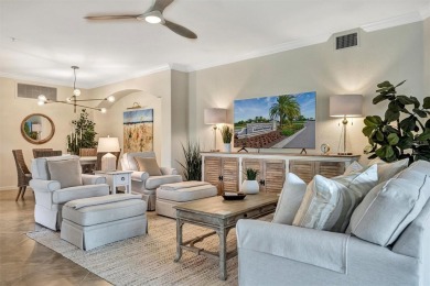 Welcome to this beautifully appointed 3 bedroom, 2 bathroom on Lakewood National Golf Club in Florida - for sale on GolfHomes.com, golf home, golf lot
