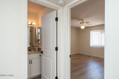 VERY clean 2-bedroom, 2-bathroom home with a versatile den! This on London Bridge Golf Course in Arizona - for sale on GolfHomes.com, golf home, golf lot