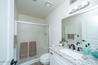 VERY clean 2-bedroom, 2-bathroom home with a versatile den! This on London Bridge Golf Course in Arizona - for sale on GolfHomes.com, golf home, golf lot