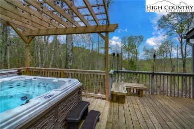 Fully Furnished Log Cabin in Beech Mountain - Turnkey Mountain on Beech Mountain Club in North Carolina - for sale on GolfHomes.com, golf home, golf lot