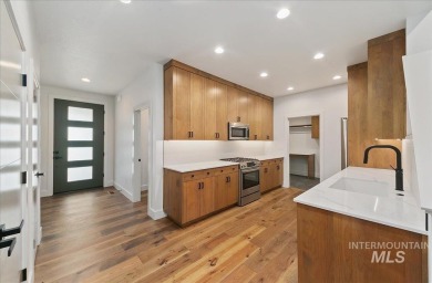 Open Saturday 12-3!  5.49% Fixed Rate available with closing on Boise Ranch Golf Course, Inc. in Idaho - for sale on GolfHomes.com, golf home, golf lot