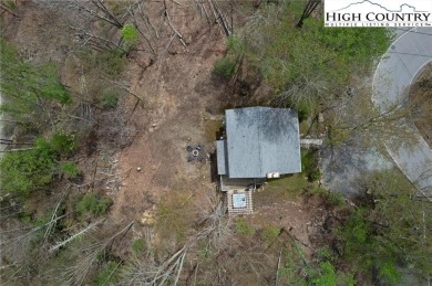 Fully Furnished Log Cabin in Beech Mountain - Turnkey Mountain on Beech Mountain Club in North Carolina - for sale on GolfHomes.com, golf home, golf lot