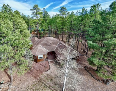 Remodeled Pinetop Lakes Cabin -Walk to recreation center- across on Pinetop Lakes Country Club in Arizona - for sale on GolfHomes.com, golf home, golf lot