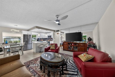 Beautifully Renovated Kings Point Condo! This light-filled on Kings Point Golf -Flanders Way in Florida - for sale on GolfHomes.com, golf home, golf lot