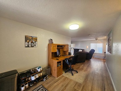 Completely updated 1BD/2BA with a spacious Arizona Room and a on Viewpoint Golf Resort in Arizona - for sale on GolfHomes.com, golf home, golf lot